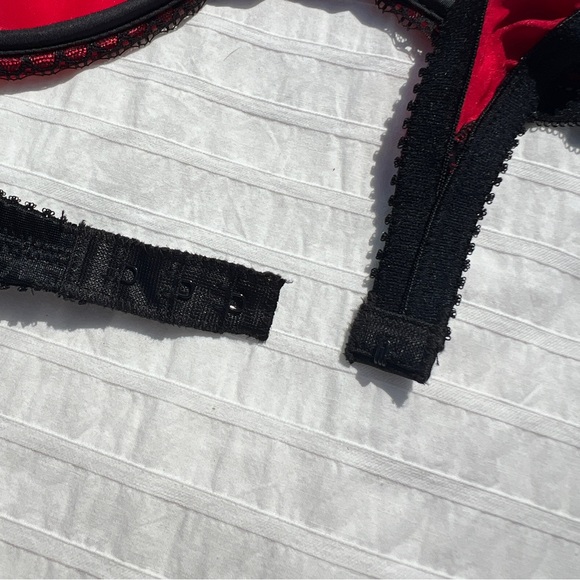 VTG Victoria's Secret Gold Label Red Satin and Black Lace Bra, 36D - Picture 7 of 10